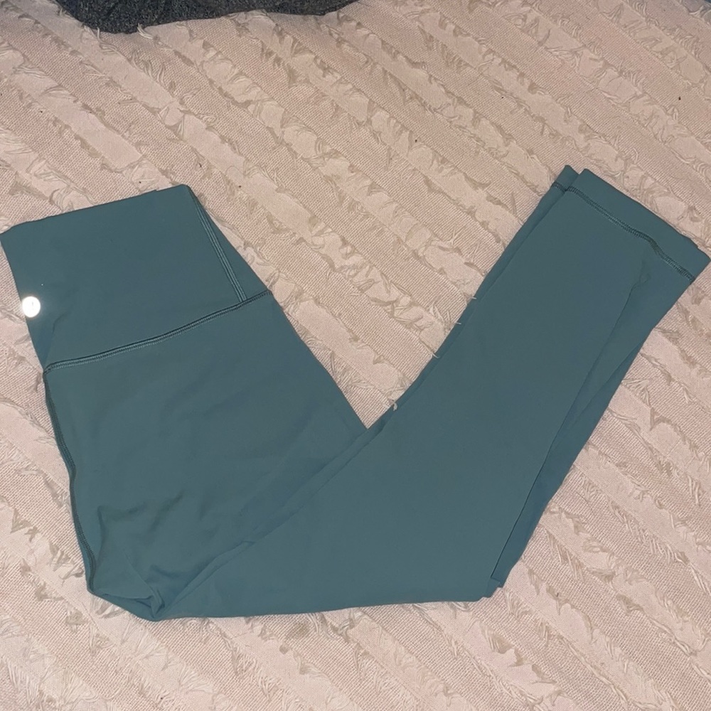 Cropped green Lululemon leggings